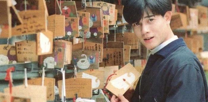 《野狼disco》的原唱是董宝石,每一个翻唱名气都比他大,太难了