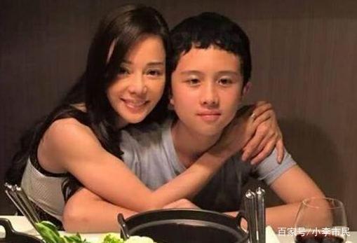 《包青天》最美柴郡主,两次婚姻嫁给同一人,儿子11岁还在喝奶