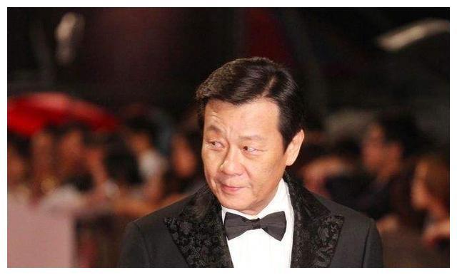 65岁老树开新花?寇世勋“坐拥双妻”,大小老婆仅一层楼板之隔