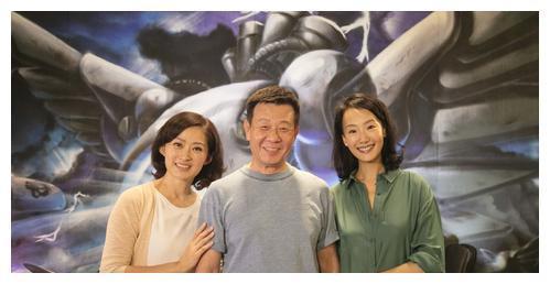 65岁老树开新花?寇世勋“坐拥双妻”,大小老婆仅一层楼板之隔