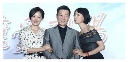 65岁老树开新花?寇世勋“坐拥双妻”,大小老婆仅一层楼板之隔