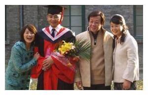 65岁老树开新花?寇世勋“坐拥双妻”,大小老婆仅一层楼板之隔