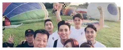 65岁老树开新花?寇世勋“坐拥双妻”,大小老婆仅一层楼板之隔