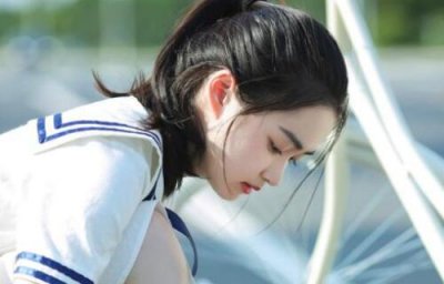 一个女生知道我喜欢她还总和我聊天说明什么?