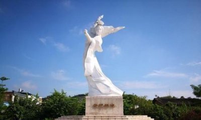 揭秘杨贵妃的死因,被电影美化了太多,正史写的很凄惨