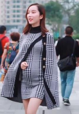 抖音“最美孕妇”火了,穿高跟鞋引热议,女生:支持!男生:换鞋