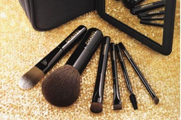 香奈儿粉底刷好用吗 香奈儿粉底刷怎么用 香奈儿粉底刷好用吗 香奈儿粉底刷怎么用