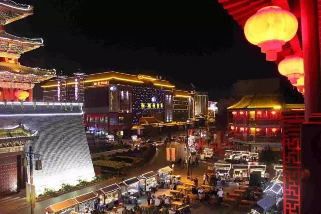 河南活色生香的网红夜市,上百种小吃被称“吃货天堂”,就在开封