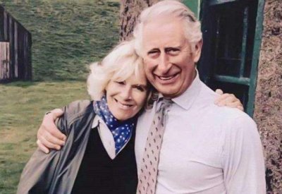 72岁卡米拉美人迟暮!仍是查尔斯心头白月光,白头偕老笑成小孩