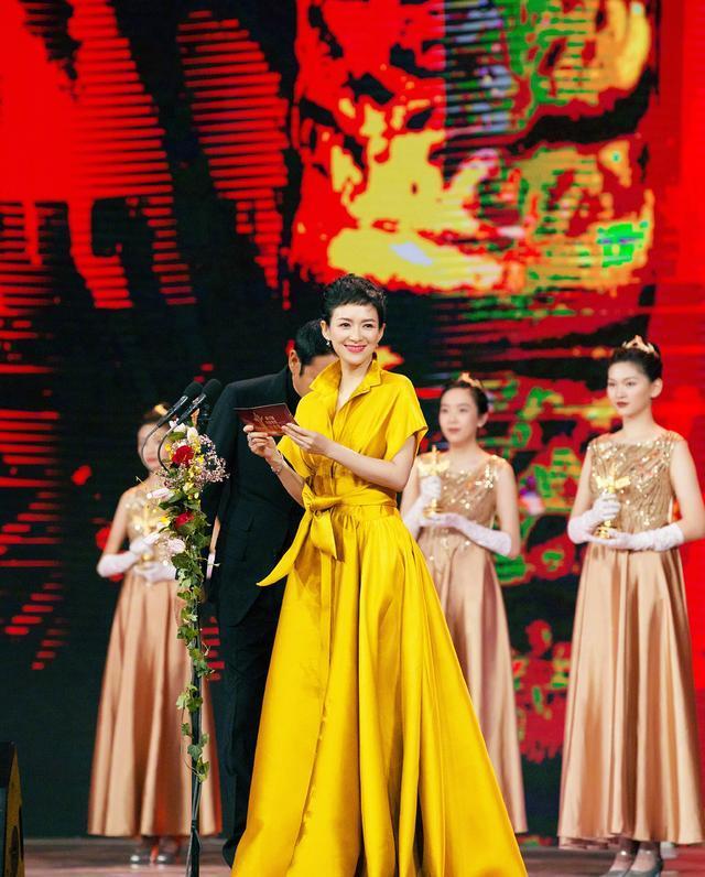 章子怡厉害了,换上“超短发”一点也不土,颜值高就是不一般