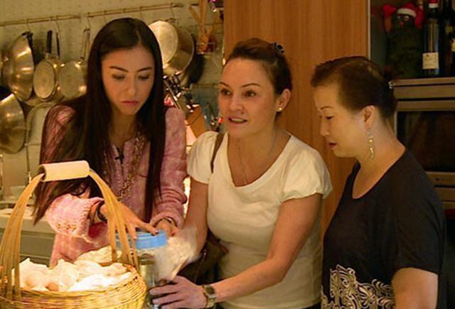 张柏芝的老妈四婚四离,人生过得比刘晓庆还要传奇?