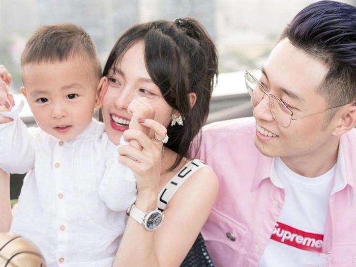 张嘉倪自曝怀二胎时伤心到大哭,害怕失去工作,产后15天就去拍戏