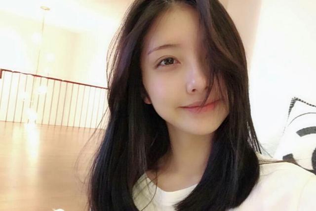 王思聪前女友豆得儿牵手新欢现身三里屯,原来是他!