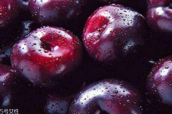 黑布林有什么营养价值呢 黑布林的热量是多少呢 黑布林有什么营养价值呢 黑布林的热量是多少呢