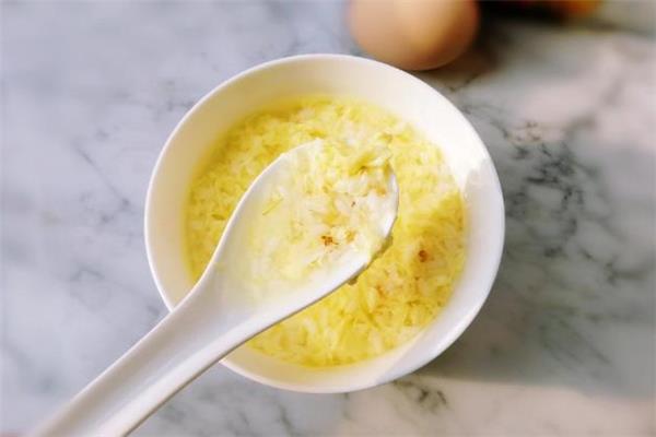 酒酿鸡蛋的做法 酒酿鸡蛋适合什么人吃 酒酿鸡蛋的做法 酒酿鸡蛋适合什么人吃