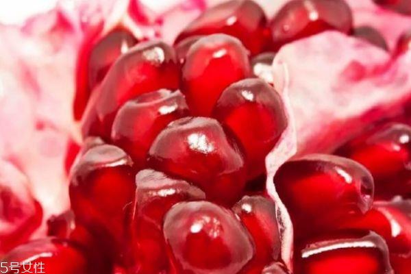 软籽石榴籽可以吃吗 乌籽石榴与软籽石榴的区别 软籽石榴籽可以吃吗 乌籽石榴与软籽石榴的区别
