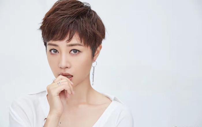 《琅琊榜》中的夏冬不仅演技好,换成时尚装后颜值更是高