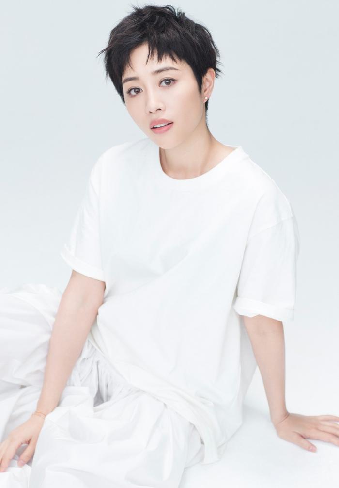 《琅琊榜》中的夏冬不仅演技好,换成时尚装后颜值更是高