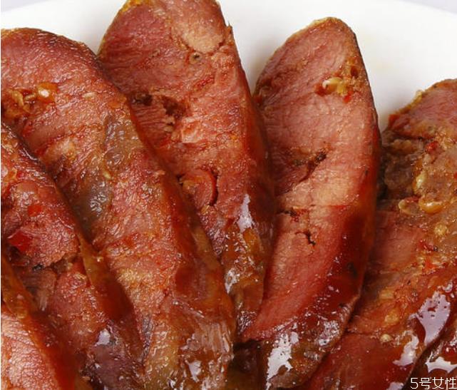 晒腊肉没有太阳怎么办 腊肉晒太阳与阴干哪个好吃 晒腊肉没有太阳怎么办 腊肉晒太阳与阴干哪个好吃