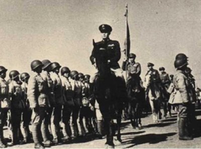 解放战争中,被俘军衔最高的国军将领,杜聿明在监狱中帮他刮胡子