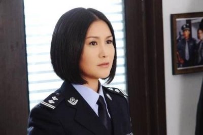 她曾是“最美警花”,老公却和她妹妹在一起,再婚整容大变样
