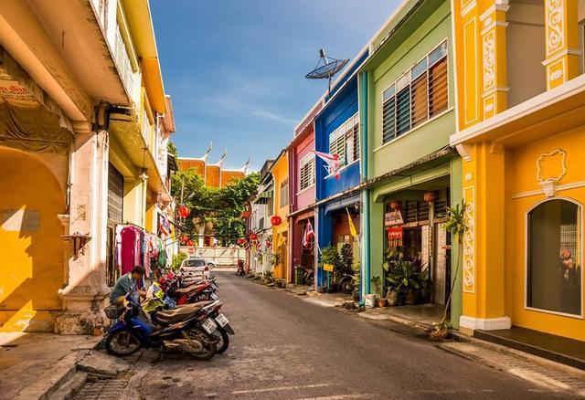 普吉岛上最火的小镇,历史悠久文艺气息浓郁,今成网红打卡地