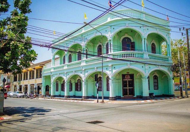 普吉岛上最火的小镇,历史悠久文艺气息浓郁,今成网红打卡地