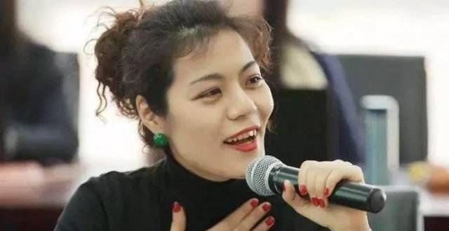 复旦大学最美女博士,她的哲学课次次爆满,37岁至今未婚