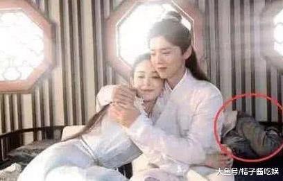 盘点影视剧中的搞笑穿帮镜头, 最后一张太明目张胆了!