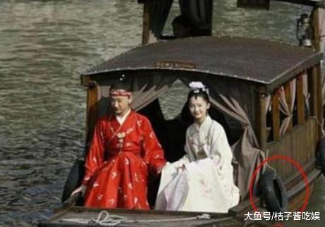 盘点影视剧中的搞笑穿帮镜头, 最后一张太明目张胆了!