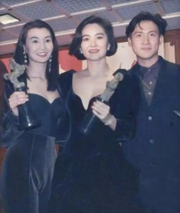 明星的科技与狠活,王祖贤我忍了,她我忍不住笑了