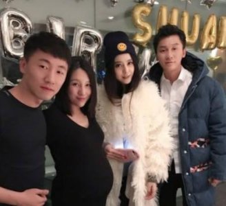 范冰冰18岁弟弟颜值超高,而李晨的妹妹却长成这样,差距真大