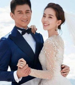 刘诗诗产后首次机场现身,脸蛋圆润产后肥胖尚未恢复