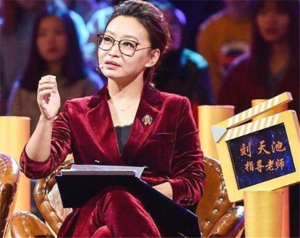 作为演员导师的她,在《父母爱情》中的表现被赞教科书级别