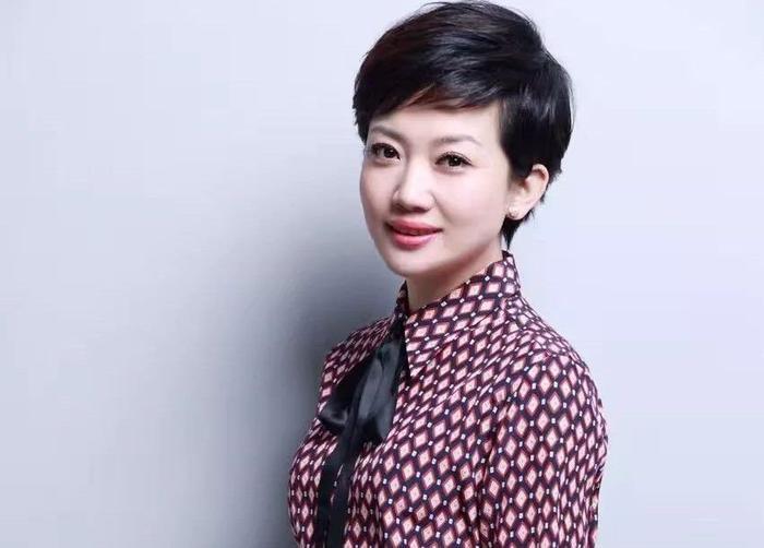 最美央视女主播 ,40岁仍感情空窗,网友:希望她嫁个好人家!