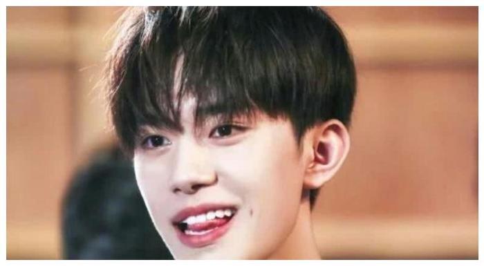 易烊千玺长开了堪称整容,脸上变化最大的地方,很多人都不知道