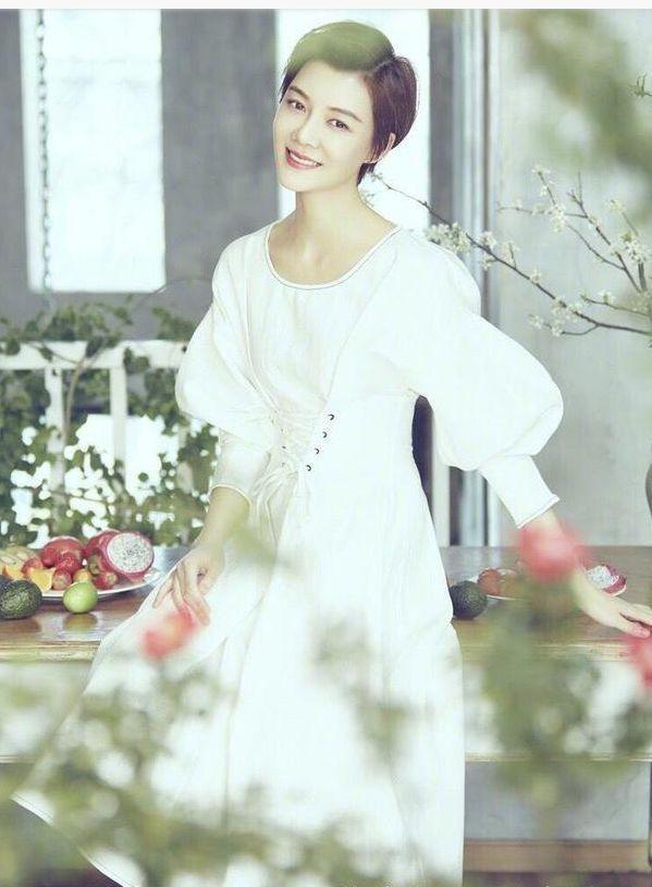 低调了多年,车晓父母身份曝光,难怪富商舍得花3亿分手费