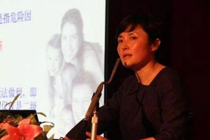 罕见的993个字!“不检点女院长”和她东北老乡咋整了这些钱?