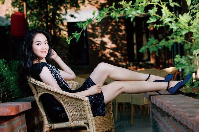 39岁左小青近照,曾是体操运动员,如今嫁大20岁丈夫入了豪门