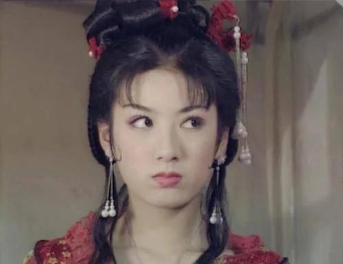 43岁黄奕近况曝光:前夫黄毅清被判刑15年,独自抚养女儿终获新生