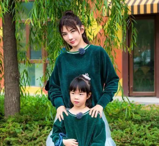 43岁黄奕近况曝光:前夫黄毅清被判刑15年,独自抚养女儿终获新生