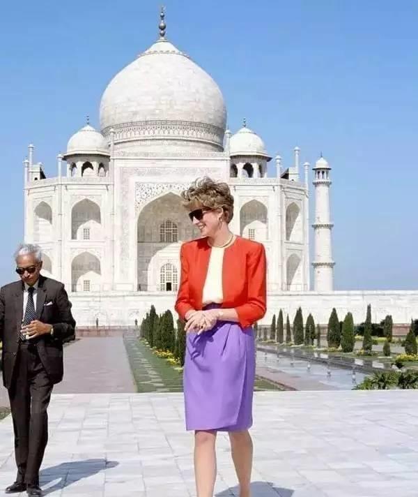 戴安娜最孤独的一张照片,遭查尔斯责备,却让粉丝红了眼