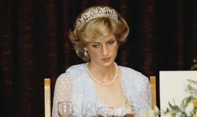 戴安娜最孤独的一张照片,遭查尔斯责备,却让粉丝红了眼