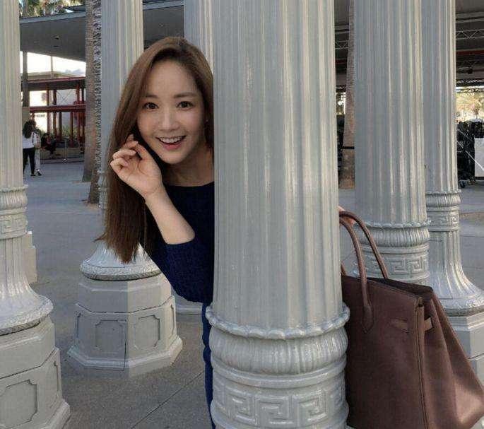 整容最多的女星, 前后简直彷若两人