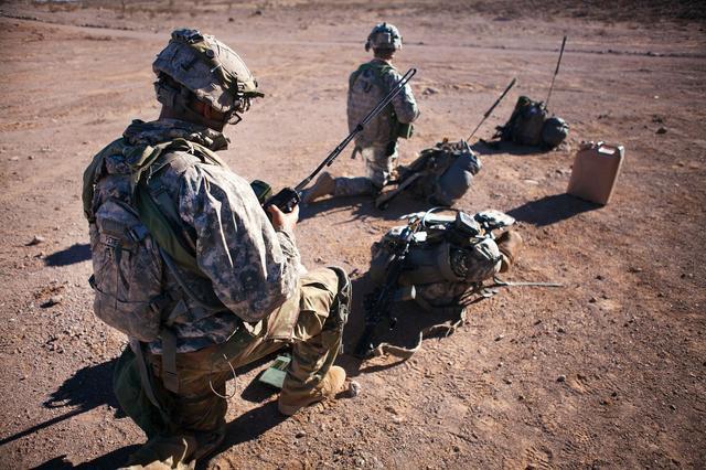 组织38万大军迎战,3天不到600名军官叛变,10个王牌师人间消失