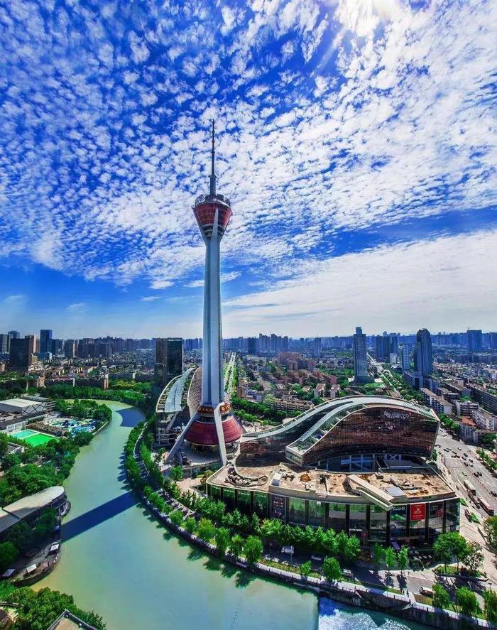 成都最高的地标建筑,339米直入云霄,被评为全国“5大高塔”之一