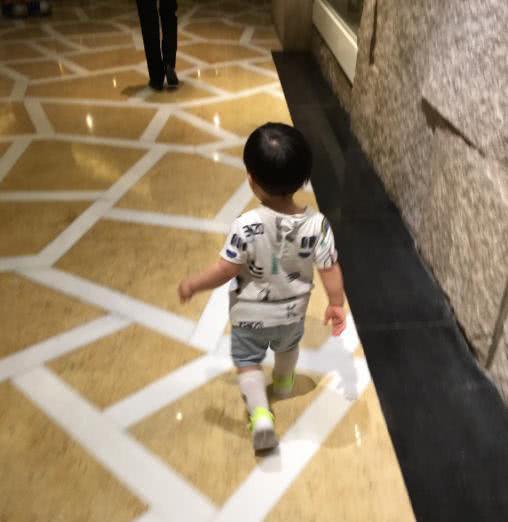 低调到快被遗忘的男演员,悄悄结婚无人打扰,妻子其实是她