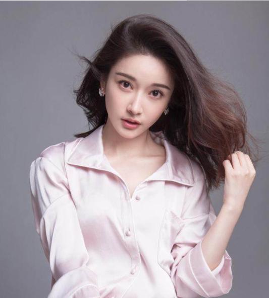 低调到快被遗忘的男演员,悄悄结婚无人打扰,妻子其实是她