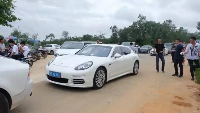 广大最土豪的小村子,100个人中就有一个千万富翁