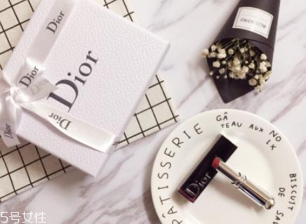 迪奥口红999适合日常素颜吗 人手必备的一支口红